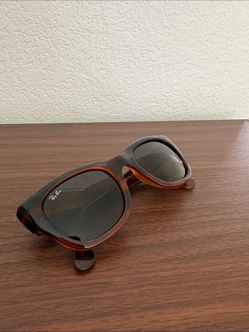 Ray-Ban RB4178 820/73 52▪️21 140 3N sunglasses, striped red havana color